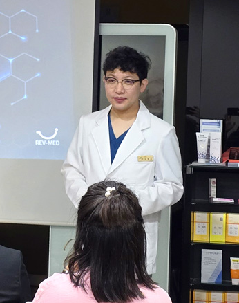 Procedure Training & Lectures Modelline Procedure Lectures for Chinese Medical Staff and Partners